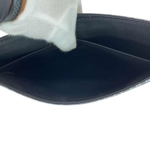 Louis Vuitton Taiga Pochette Apollo Clutch - Picture 9 of 9